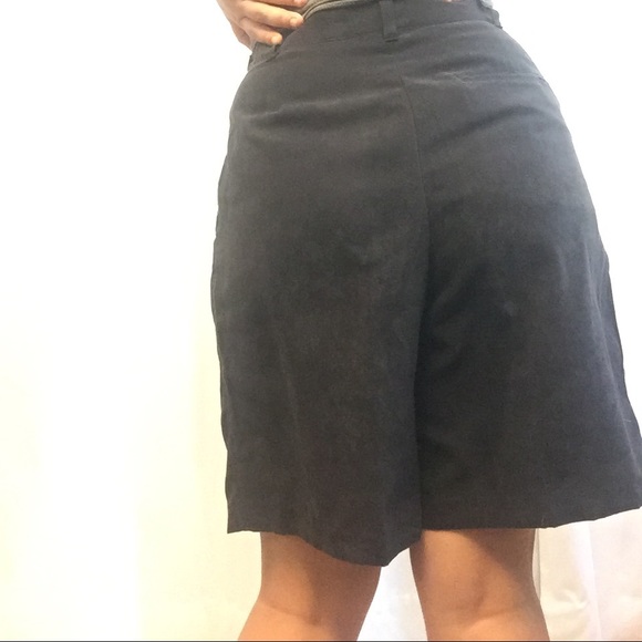 Suede shorts - Picture 2 of 5